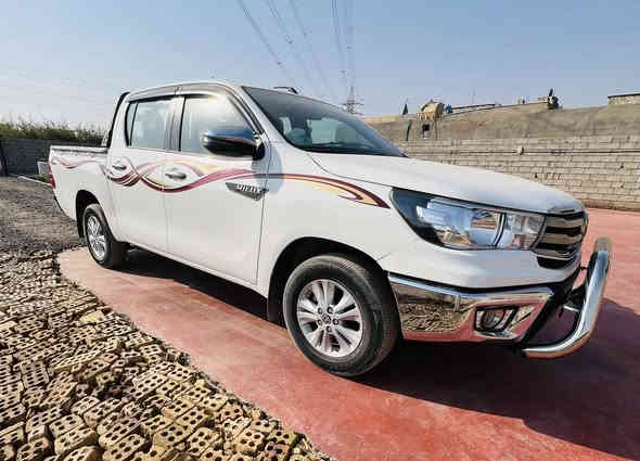 السلام عليكم.تويوتا هايلوكس موديل 24 كويتي الساير ماشيه 48 حقيقي رقم بغداد بأسمي السيارة جديده بمعنى الكلمة بيها اربع أصابع بارد بالبنيد السعر 280 وبيها مجال قليل للاستفسار الاتصال على الارقام *********** و***********
