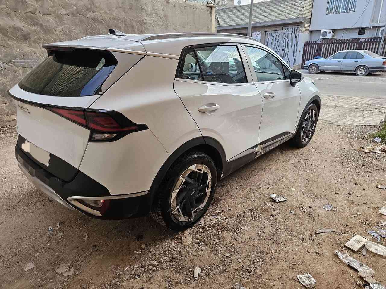 السلام عليكم 
سبورتج للبيع
موديل 25 رقم بغداد
فول كامل قماره حديد
ماشيه 1200 km فقط
كراسي سايق و راكب كهرباء
صندوق خلفي كهرباء
بردة خلفيه
نقاط عمياء
حساس مطر
حساسات امامي خلفي + كاميره خلفيه
تبريد مناخين منفصل
ضمان الدوليه
+ اربع تبديلات دهن مجاني بالشركه
السياره على وضع الشركه
السعر ٢٢٤  ورقه
للتواصل الاتصال على الرقم
***********
