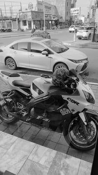 HONDA F4i 600rr كفاله عامه محرك ممفتوح الدراجه كلش نضيفه وجديد السعر 2...
