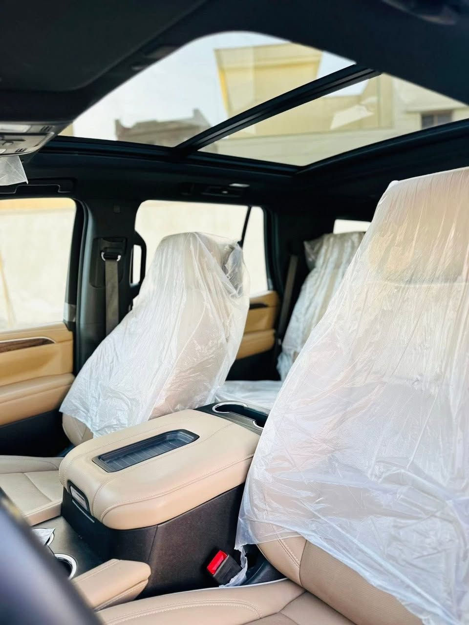 تاهو 2024 بريمر فوول وكالة المنصور
ماشيه 27 الف / كم 

رقم بغداد مشروع وطني تحويل مباشر 

السيارة مكفوله كفاله عامه بدون اي ملاحظه ومغلفه ppf 
شرط الفحص 

فول مواصفات 1/1 
جكات 
5 كامرات 
رادارات 
بنوراما 
كراسي كهرباء تدفئه تبريد 
دشبول ديجتال 
محرك 8 سلندر حجم 5300 
وبعد غيرها من المواصفات المعروفه 

مكان السيارة البصره 

السعر : 640 وبيها مجال بسيط للشراي 

للأستفسار : 
***********
٠٧٧٠٧
