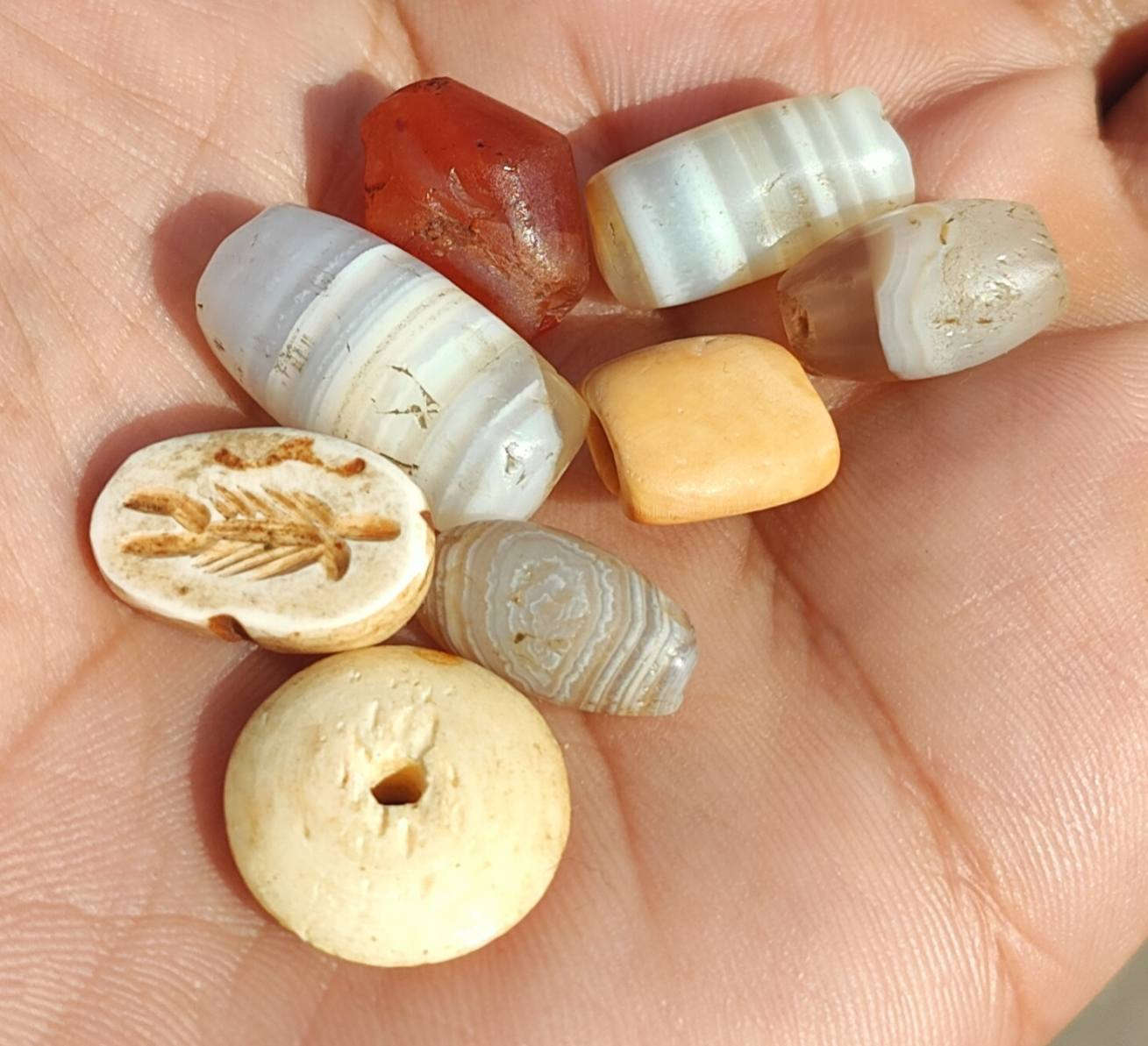 تخفيضات تخفيضات 
كلهن ١٢٥ الف شرط  قديمات اصيلات مفرد ماابيع  رجاء ***********
