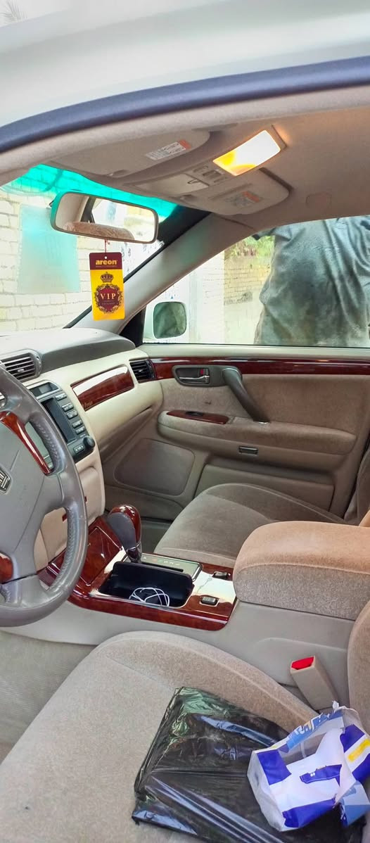 السلام عليكم
ملكه موديل 2002 (ادوات) جديد كارتون 
ماشيه جوه (١٠٠)مكفوله كفاله من الگص والضربه D4 صغير مكينه وگير كفاله 
كرستال اصل 
استمارة حجز بيها 
السعر 85 تواصل *********** وات ساب مفتوح
