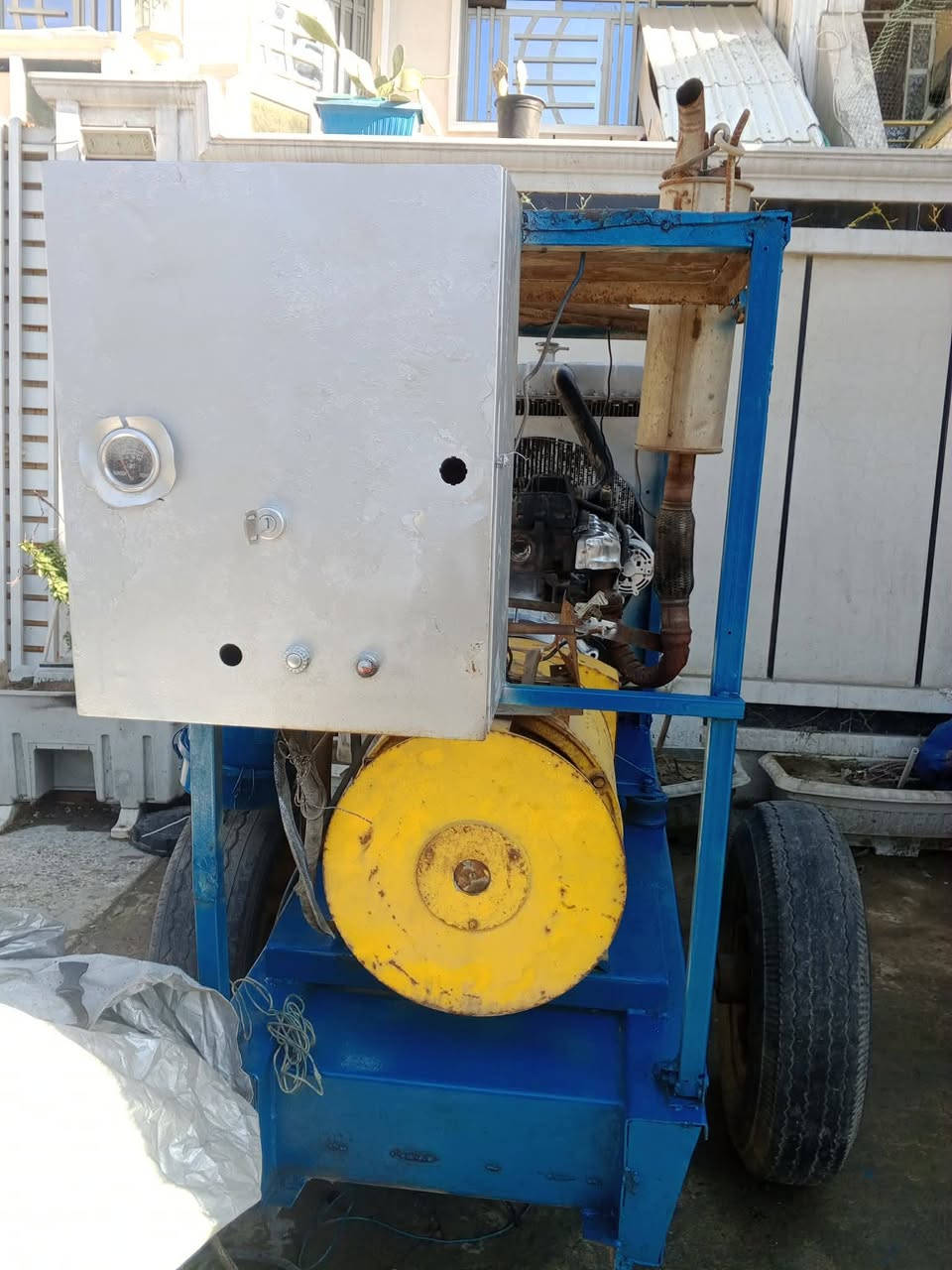 السلام عليكم مولد كيا شغال على الفحص والحمل نظيف كلش ألعنوان بغداد البلديات مكينة ٧٠١ توليد ٣٠ كيفي  ثري فيز  العنوان بغداد البلديات اتصل على الرقم وسهلة ***********بي واتساب
