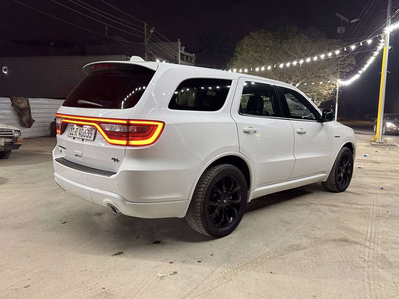 دورنكو 2021 سياره فول اعلى فئه 
R/T max 
مكينه 5700 8V
ماشيه 7 الف 
كشن VIP
فتحه 
باب خلفي كهرباء
كامره 
رادارات 
تحكمات ستيرن 
تدفئه تبريد كشن 
تدفئه ستيرن 
ويل كب
شفتات بلستيرن 
وباقي مواصفات فوول
مكان السياره بغداد حي الخضراء 
السعر 375 وبيها مجال
***********
