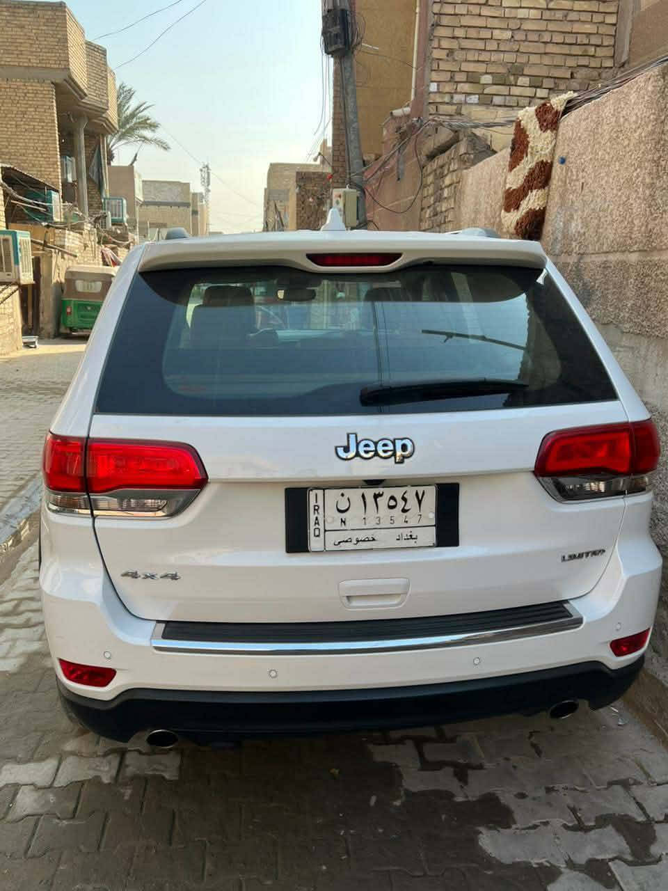 سلام عليكم جيب كراند شروكي لمتدد خليجي موديل 2019  لمتدد
موصفات بصمه 
بنراما جلد 
باب كهرباء 
شاشه جبيره 
حساس امامي وخلفي منضومه شاد زنون 
تدفه وتبريد بل كراسي ماشيه 89 
رقم بغداد السعر 280 وبيه مجال 
مكلف بلنشر رقم صاحب السياره *********** 
***********
