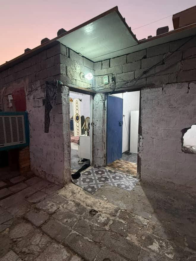 بيت للبيع ١٢٥م بحي الحكيم نزله الشهيد نزار بشارع جامع عرض الشارع ١٠م سعره ١٣ وبي مجال بسيط الشراي يراسلني ***********
