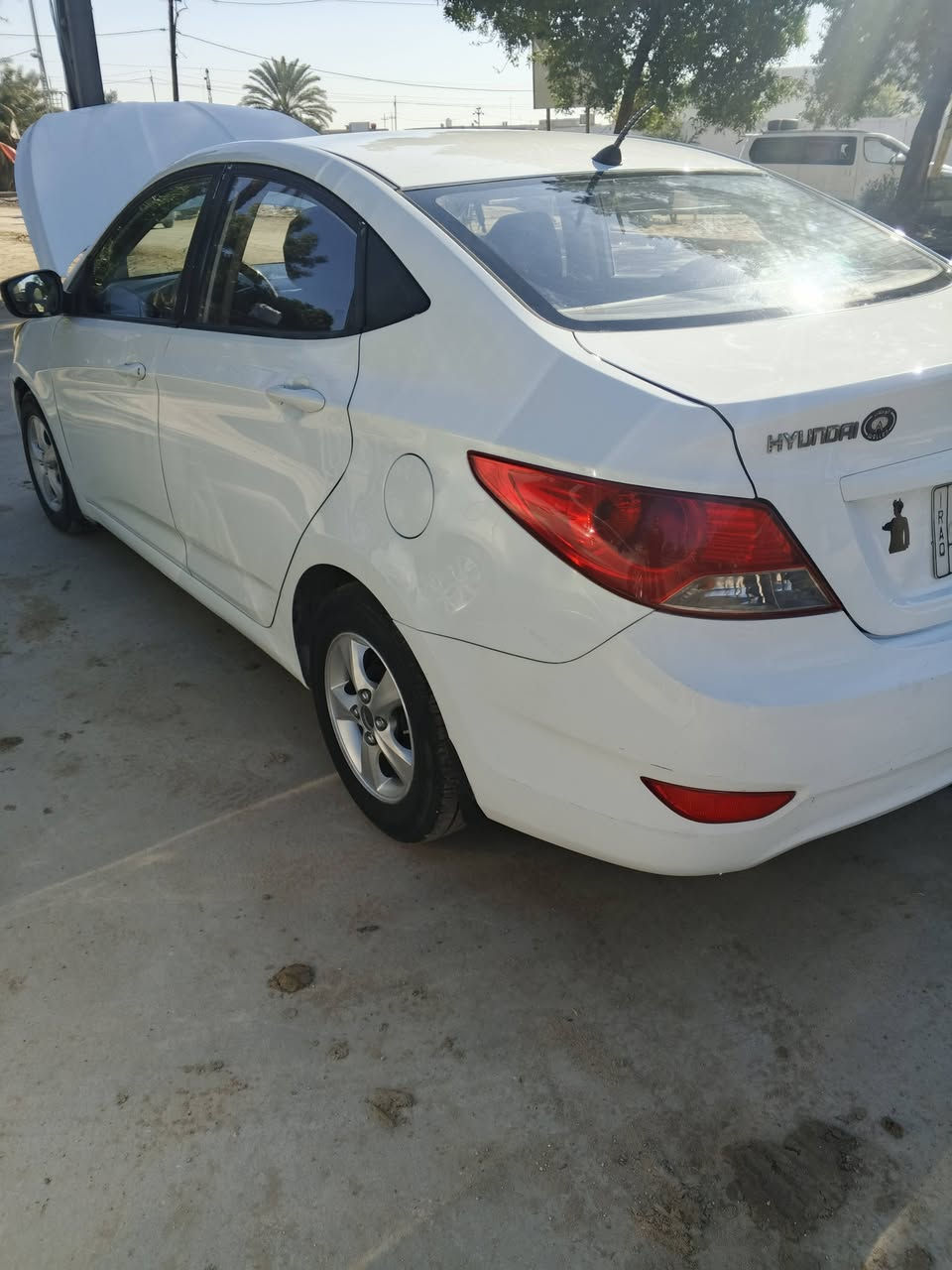 اكسنت ٢٠١٢ خليجي رقم نجف دولي بأسمي 
محرك ١٦٠٠ بيها رشات صبغ بدون ضربه قويه 
محرك وكير مكفولات حداديه جديده تخم تاير جديد تبريد ثلج مواصفات تحكم شاشه وكامره ويل كب حساسات خلفيه اشاره بالمرايه السعر ٨٨$ مكانه كوفه رجآ بدون خاص ***********
