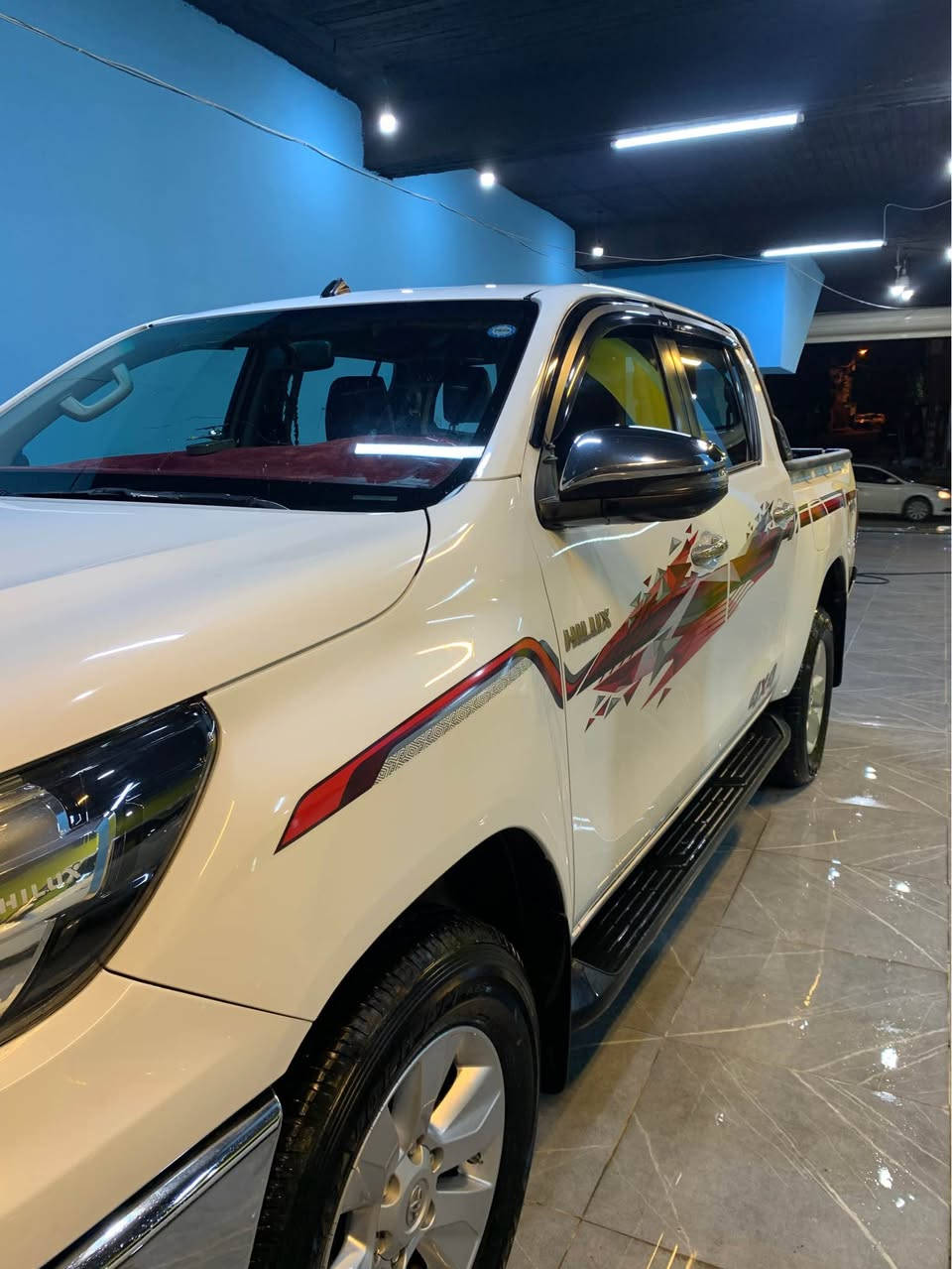 تویوتا هایلوکس 2020 لۆک بێ بۆیاغ هیچ هیچی نیە چوار تایەی لۆکی لەژێرە تەحویل و بەناو کردن بەشەرتە تەن 120km ڕۆیشتوە گێڕ اوتماتيكة  گێڕ و مەکینە بەشەرت بەنزینە   ***********
*********** رانية, السليمانية
