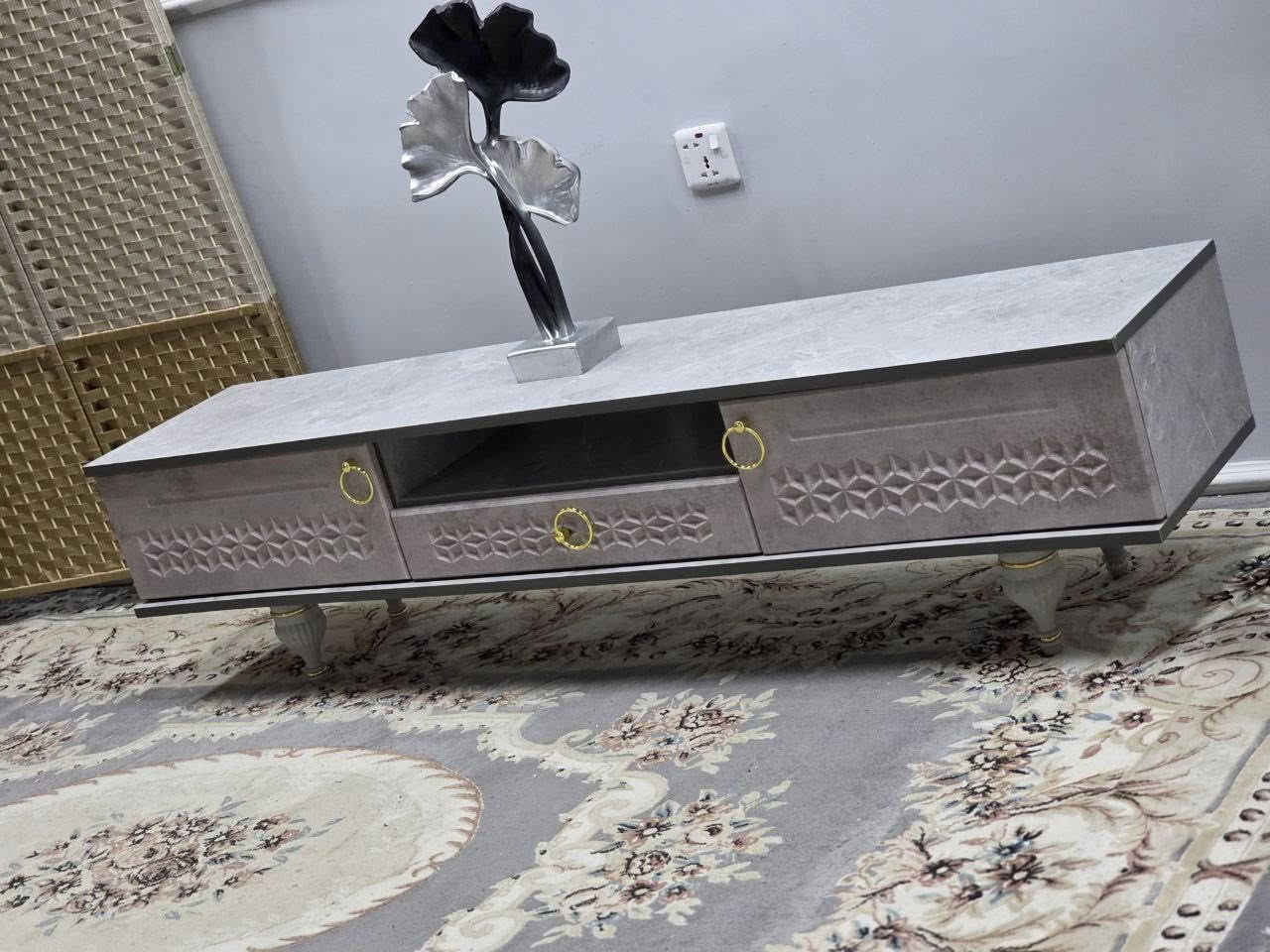 تصميم يخلي صالتك أرتب  وفرنالكم ميز بلازما
📏 القياسات:
▪️ الطول: ١٦٠ سم
▪️ الارتفاع: ٤٠ سم
▪️ العمق: ٣٥ سم
بســـعر 70 الف والتوصيل مجاني لكافه المحافظات قطع محدوده للحجز خاص شرط الفحص قبل الاستلام


**إذا كنت صاحب هذا الإعلان وتريد حذفه لأي سبب، رجاءا أرسل رسالة إلى الدعم الفني**