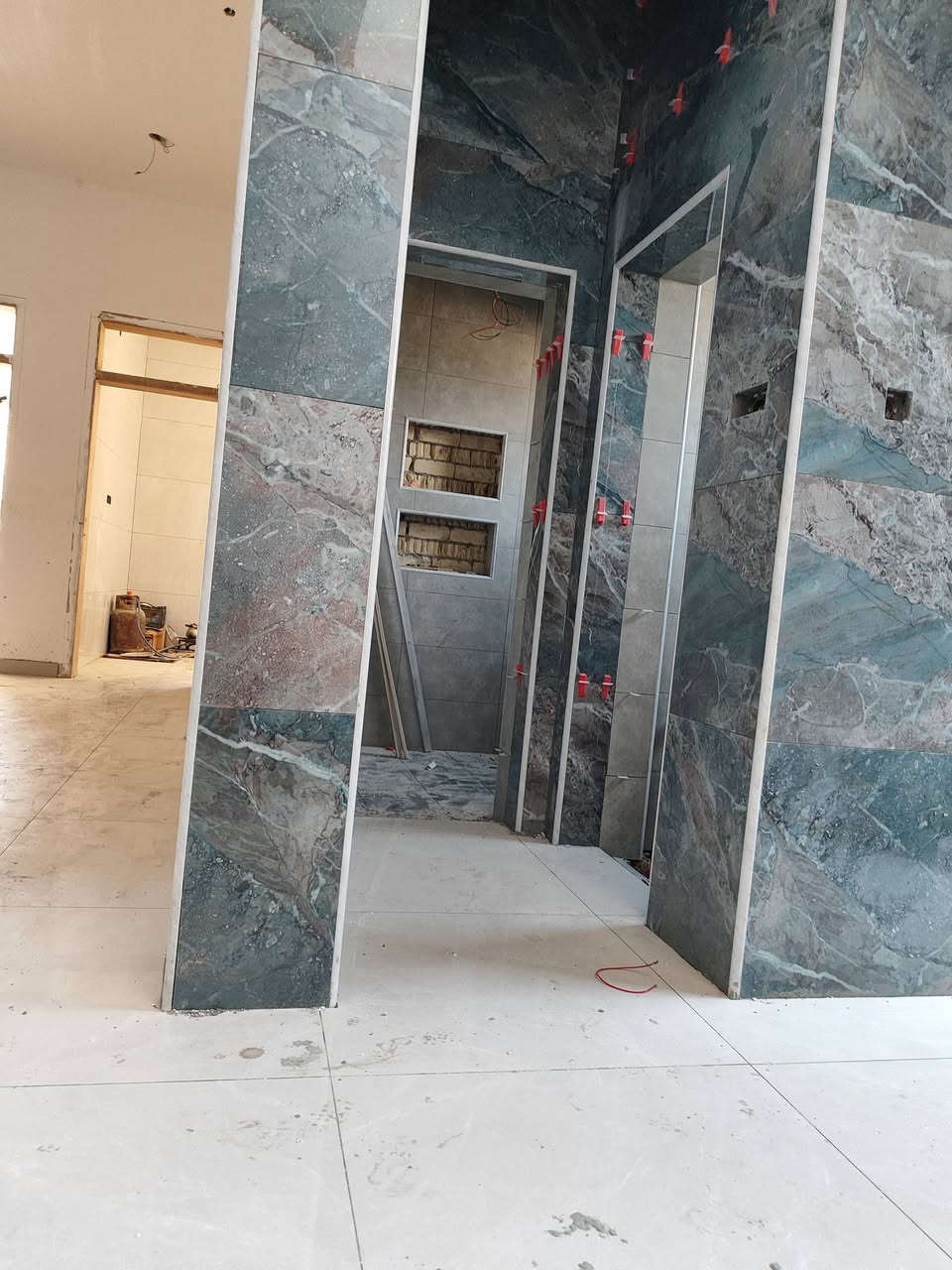 عمل مرمر سيراميك ارضيات وجدران ودروجه شغل شرط درجه اولى بسعار مناسبه الاستفسار رقمي ***********
