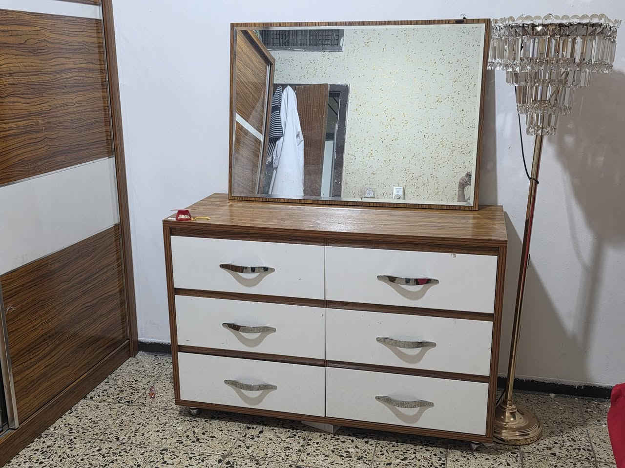 غرفة نوم تركية نظيفة مية بالمية سعرها 500 وبيها مجال


**إذا كنت صاحب هذا الإعلان وتريد حذفه لأي سبب، رجاءا أرسل رسالة إلى الدعم الفني**
