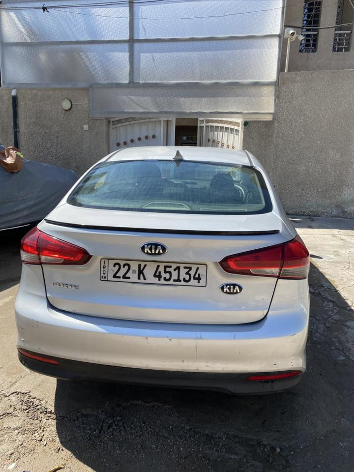 السلام عليكم
كيا فورتي 2018 اربيل باسمي تحويل مباشر ثاني يوم 
مكينه وكير ومنضومه تبريد مكفولات كفاله عامه 
مكينه 2000 دوش 
الكير AT
السياره حادثه جامله وباب الصدر وشويه من باب خلفي وحاليا مكان الحادث يرادله بولش مثل ماموظح بالصور حادثه والسونار بالصور موجود  
السعر 117وبيه مجال بسيط *********** هاتف/واتس
مكاني بغداد حي اور
