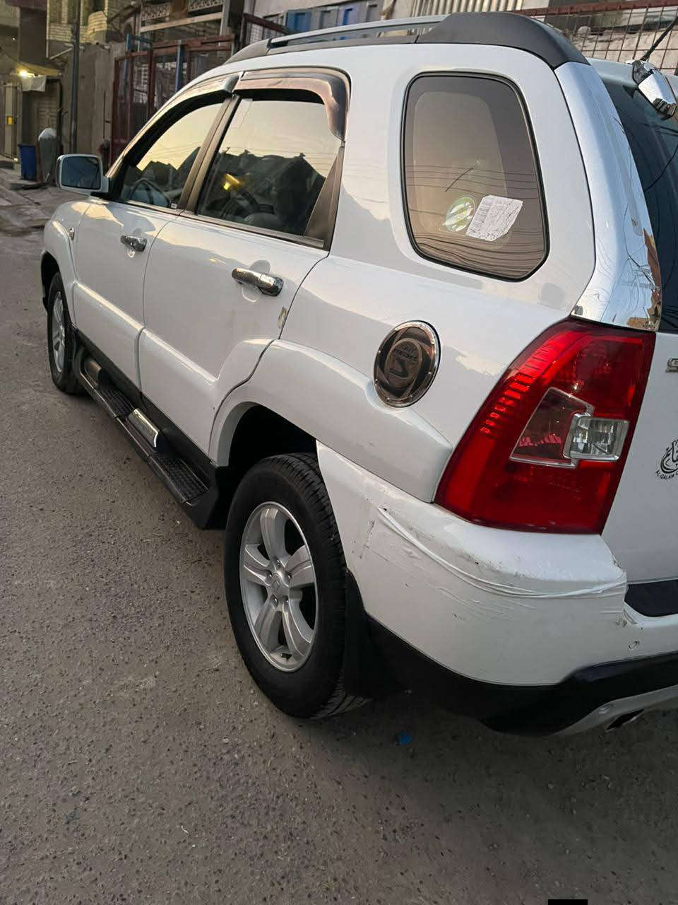 سلام عليكم كيا سبورتج 2009سياره حلوه ونضيفه مانقصه كلشي سياره مال بيت 
العنوان بغداد/***********
