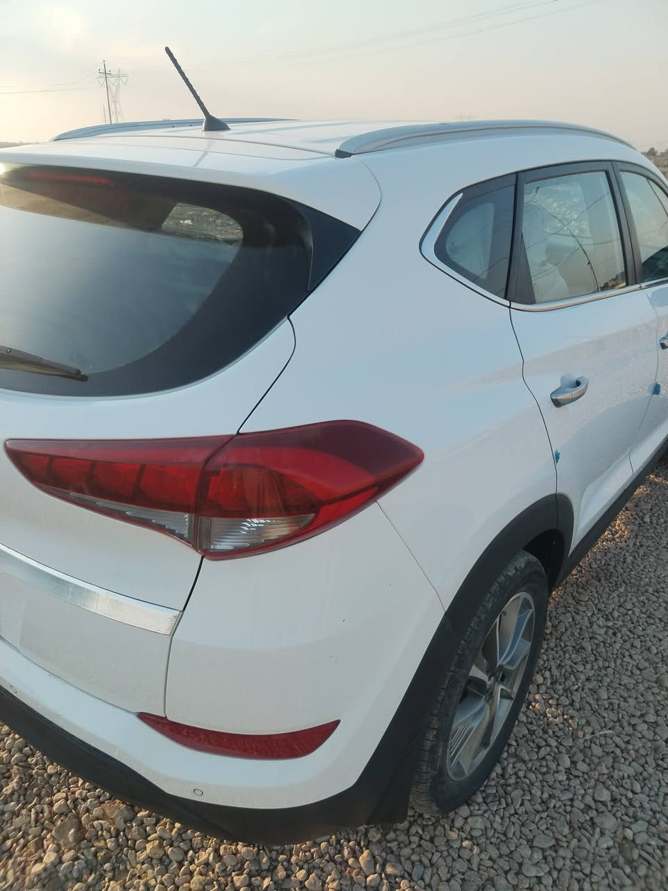 توسان موديل ٢٠١٨ لون ابيض جديده مكفوله رقم اربيل بااسم شركه الراوي
السعر ١٩٠وبيه مجال لشراي يتصل *********** أو *********** ودساب السياره خليجي
