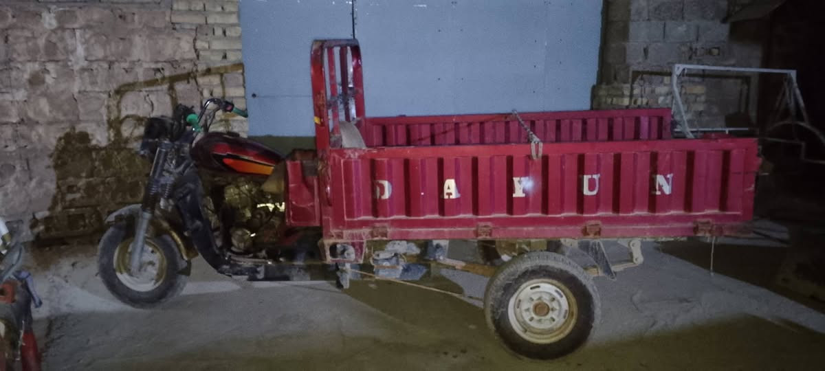 السلام عليكم ورحمه الله وبركاته
ستوته دايوان فحل موديل 17 شاصي تايرات نضيفات محرك نص ونص شغاله كهربائيات مابيها هندر ماكو سلف  ابيع هل موجود السعر 600 وبيها مجال مكانها بغداد المدائن  ومتواجد ع الواتساب ***********   👍🏻
