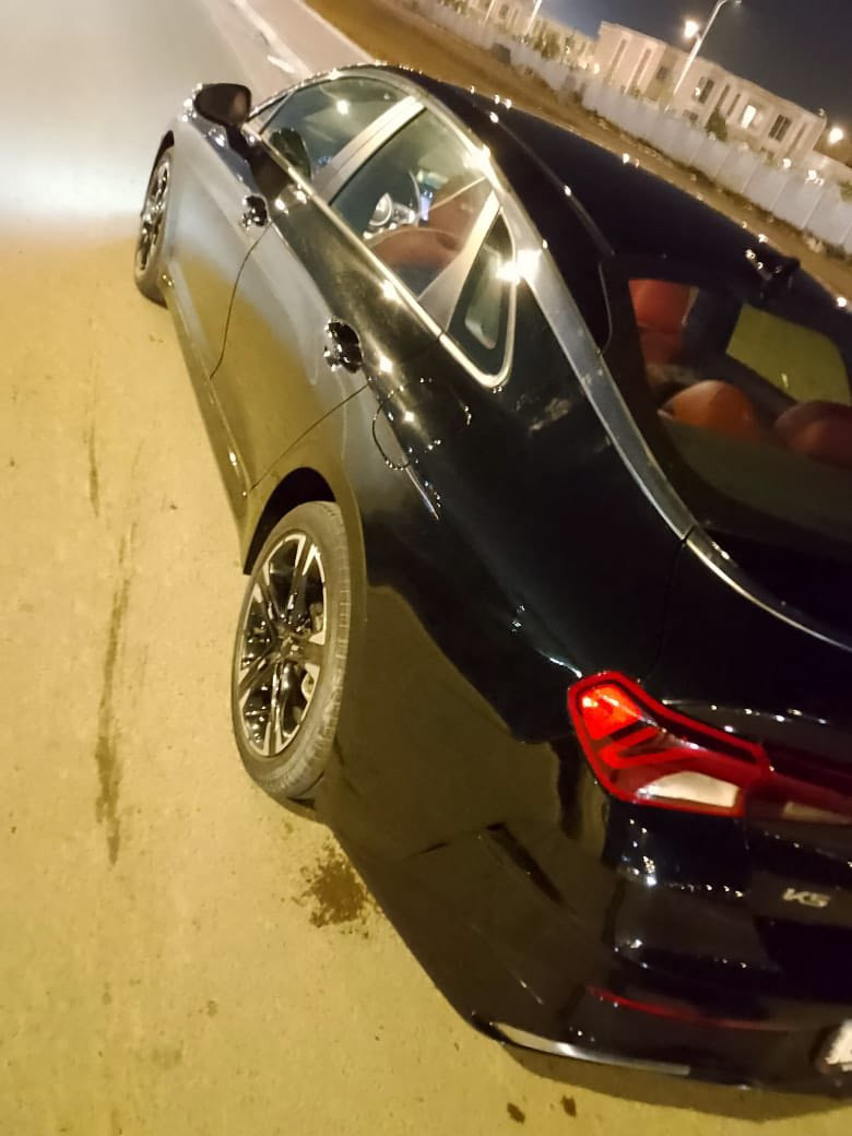 كي فايف جيتي لاين موديل 24
ماشية 17 الف 
فول عدا الفتحة
داخل احمر 
حادث كلش خفيف بنيد فقط بدون دواخل بدون راديترات  
ايرباك الدركة فقط 
باسمي حره 
السعر 200 ورقة 
***********
