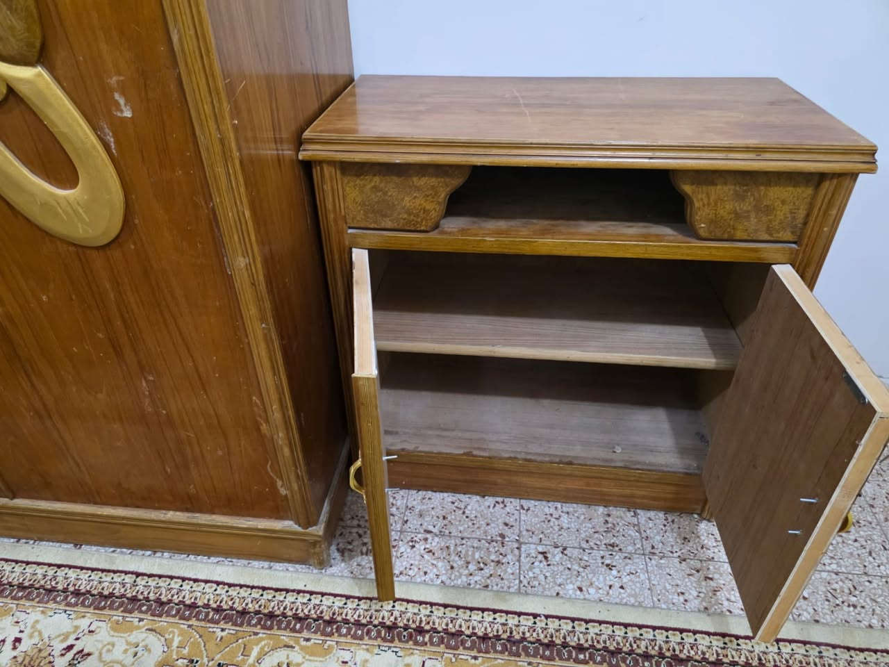 غرفة نوم احطاطة صاج شغل عراقي درجة اولى 👌
الغرفة نظيفة كلش ومابيها اي عيب 
اشتغلتها ب3ملايين و900 
ورايدها بمليون و 250 
للتواصل *********** واتساب او خط
