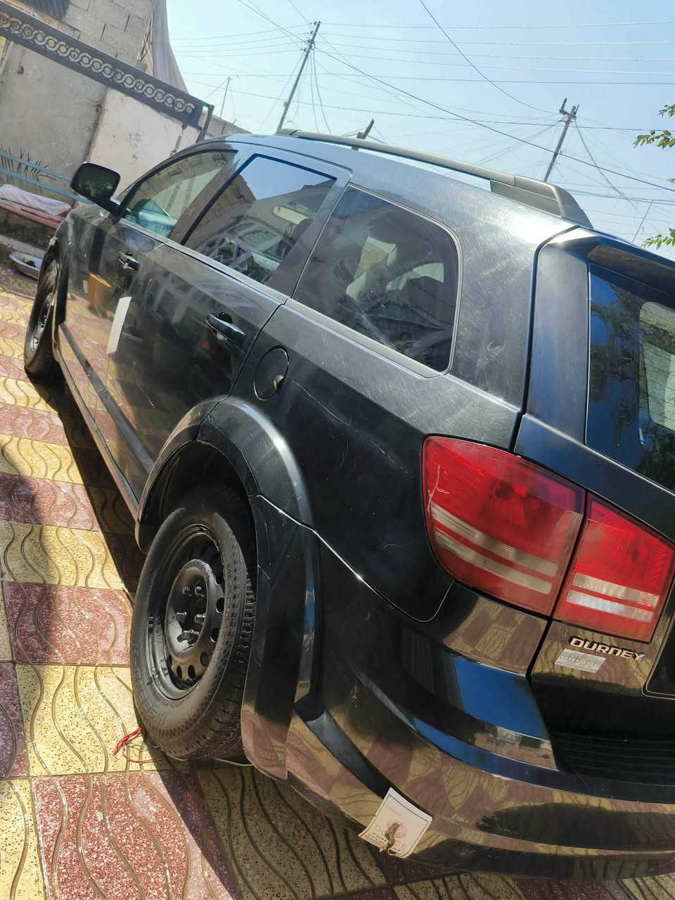 سلام عليكم دوج جورني ٢٠١٣ اصولي رقم سلمانيه ألماني بس لكردي قفل جهازه سياره جديده كير مكينه تبريد تاير صدر جديد  بيعلك كوم حديد يعني ادوات لدكلي وكاله غيره ماعندي انطيك سنويه ورقام اصليه مو ستنساخ وتكفلك دوله وعشائر بيع أو مراوس حسب القناعه بغداد مجمع بسمايه ***********
