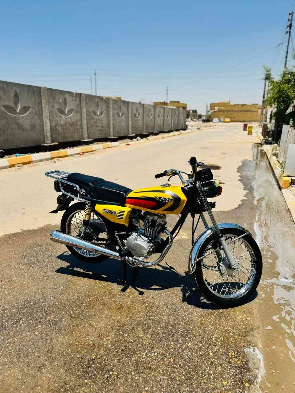 دراجه نامه سكنر الدراجه بيه وصل من الكرار مفتوحه والفات السعر خاص مكاني ناصريه اسكان الصناعي وهاذه رقمي ***********
