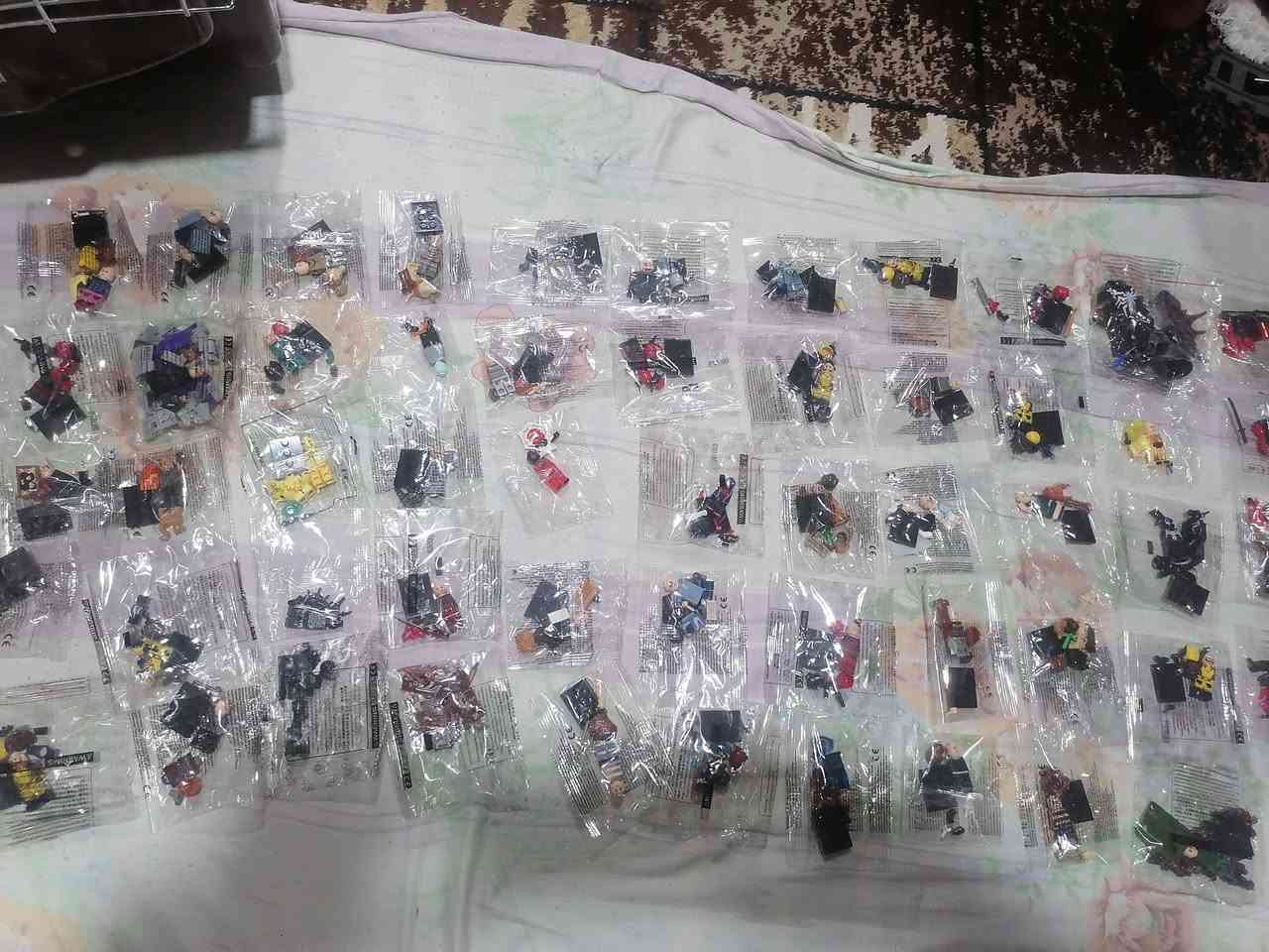 إتوفرت ٦٠ قطعه شخصيات ليكو مرتبة وبيها قاعدات تثبيت منها وبيها
اذا تحب تشوف التفاصيل والشكل أكثر  راسل عالخاص


**إذا كنت صاحب هذا الإعلان وتريد حذفه لأي سبب، رجاءا أرسل رسالة إلى الدعم الفني**