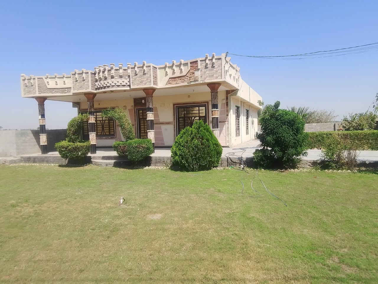 يتاليوسفية معمل زينب شارع وزير يوجد بيت يجار متوفر ماء وكهرباء وسحب ومادرس وتبليط لباب لبيت***********
