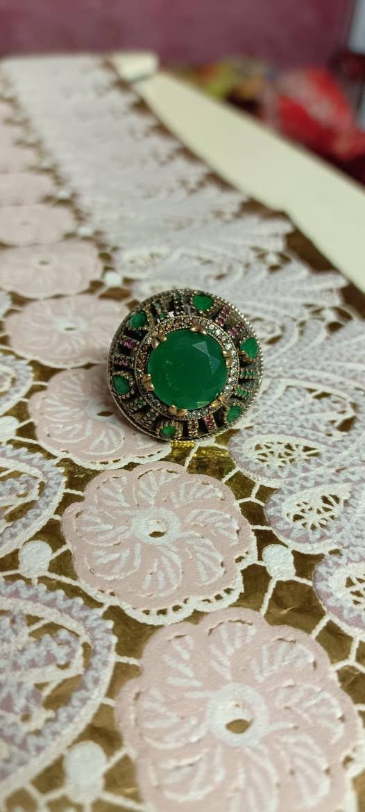 س ،،، ع
خواتم تحف للبيع عقيق يماني اسود قديم جدا الثاني زمرد تركي مرصع بزاركون فضه ثقيله تحفه فنيه وعندي صليب جدا قديم عمره فوق ال 100 سنه مكاني نجف الشراي يجي خاص ويدلل


**إذا كنت صاحب هذا الإعلان وتريد حذفه لأي سبب، رجاءا أرسل رسالة إلى الدعم الفني**