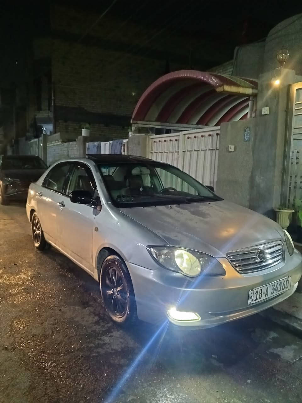 سلام عليكم سيارة BYD F3  للبيع سيارة نضيفه مال جناي موديل 2013 كير ومحرك اوتوماتيك لانسر ابلادي وبدون ضربه وبدون صبغ عدا الاهلالات جاملغ الخلفي سيارة جاهزة  كير محرك تبرد يعني تاخذه جاهزة سيارة جانيها بيدي سعر 58 وتواصل والاستفسار ***********
