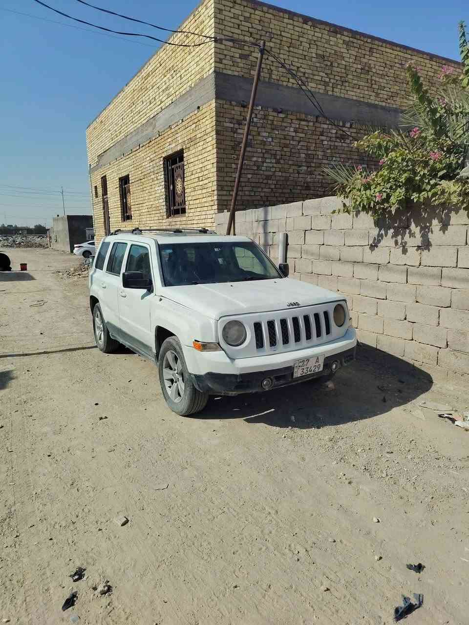 السلام عليكم
جيب باتريوت موديل 2013 كير ومكينة مكفولات وحدادية جديده تايرات نظاف  بيه طخات و الباقي مكفوله من الكص و العيب الشرعي باسمي السياره رقمه ذي قار شرط المداور. ملاحضه السيارة فور ويل وملغي السيارة ضربته بجم بامريكا 
للاستفسار. ***********
