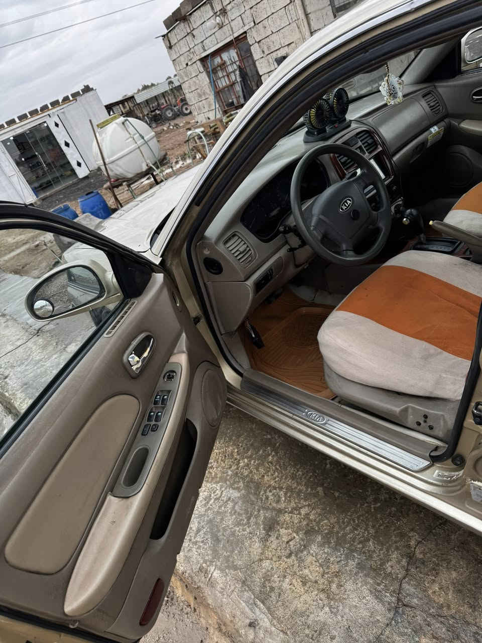 اوبتما موديل 2001 رقم بغداد الدولي بآسمي سيارة صبغ عام جمالية درجة اولى مكينة كير جديد تخم تاير جديد تبريد حدادية جديدة امامي خلفي سيارة جاهزة شاشة كهربائيات كلهة شغالة بيها تنقيص دهن مكان السيارة واسط /العزيزية السعر 58 وبيهة مجال للاتصال ***********
