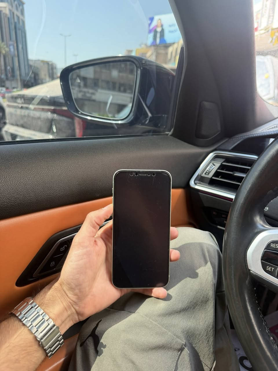 ايفون 12 دبل شريحة
للبيع ايفون 12 دبل شريحة ذاكرة 128 
ظهر مفطور وبطارية مبدلة قطعة اصلية غير هذا مكفول 

السعر 235 الف ..***********
