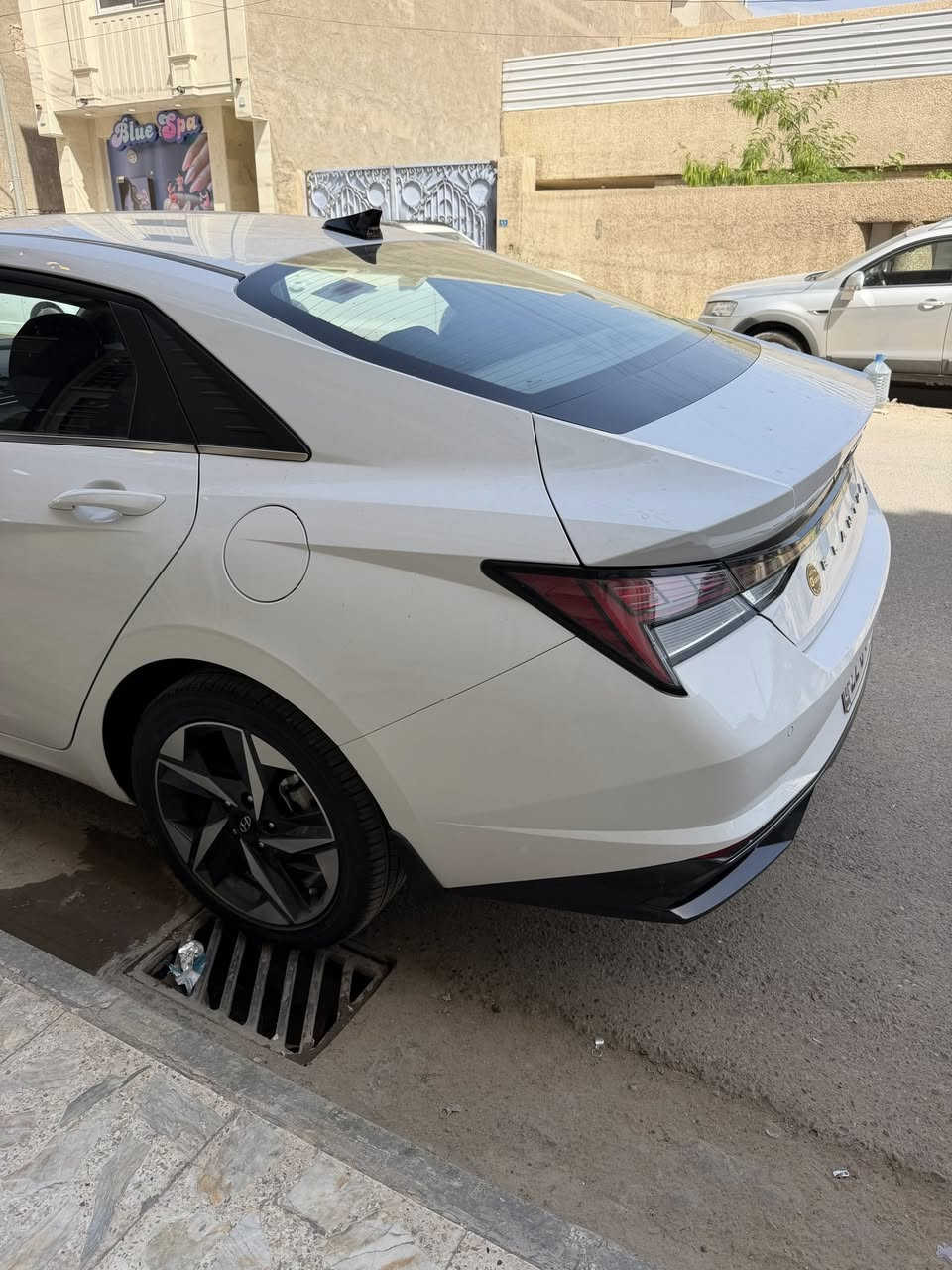 النترا 2023 خليجي
رقم اربيل بأسمي
محرك 2000 doch
عداد 34 الف كيلو
3 انظمة قيادة
تحكمات ستيرن
قطعتين تبريد
فتحة سقف
مرايات شفط
تخم تايرات جديد
السيارة ما بيهة اي نقص تشغل و تطلع
الضرر : حالوب بسيط بالسقف / ضرر بسيط بالجاملغ خلف السايق مصلح بارد / ضرر بالدوسة جهة بصف السايق تقريباً شبر مصلح ايضاً و موضح بالصور شغلهن .
السعر : 170 $
***********
مكاني زيونة 

شراي هلا بيك و تدلل 
مو شراي لا تكسر بحلال الناس و الله يرزق الجميع 🤍
