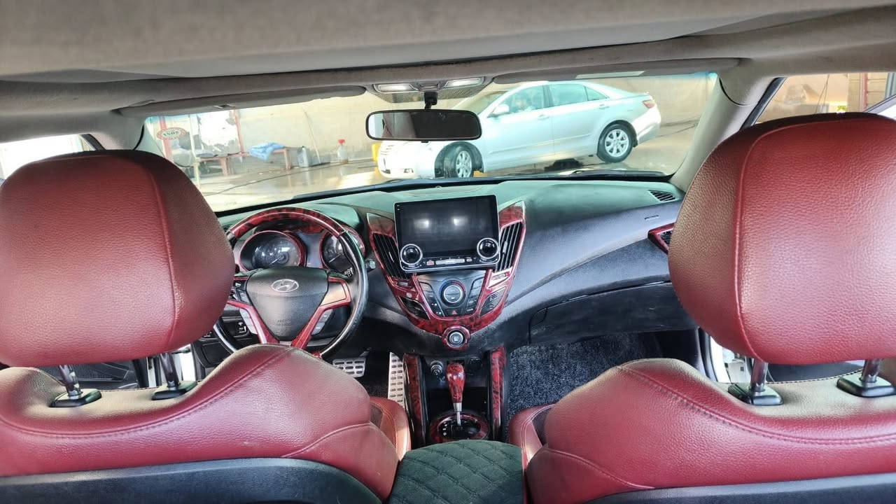Hyundai Veloster 2013
هۆندای ڤلۆستەر ٢٠١٣
بیلاد ناو سور 
پانۆڕاما
کوشن هیتەر 
سوکان ڤۆلیۆم
بەسمە
شاشەیە
کامێرا
سەنەوی تازەیە 
تەحویلو غرامە بە شەرت 
سەیارەکە بێ بۆیاخ بێلێدراو
گێڕو مەکینە بە شەرت
لە سلێمانیم 
***********
