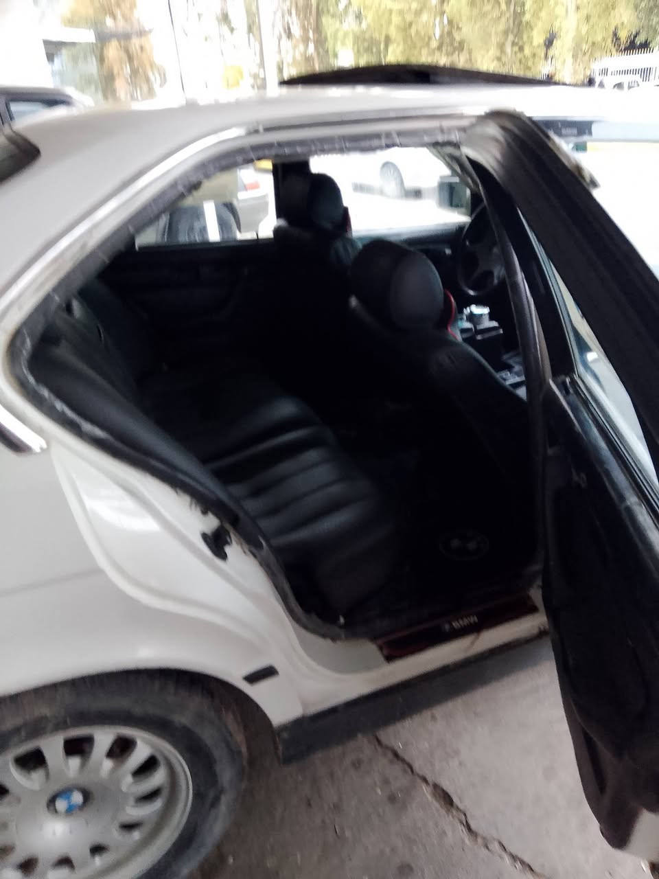 السلام عليكم  بي ام للبيع رقام نينوى سنويه 29 كير محرك شرط طخم اربعه توير داخل خارج نظيف.الحجم 520         شرط التحويل *********** //***********// واتساب رسال خاص
