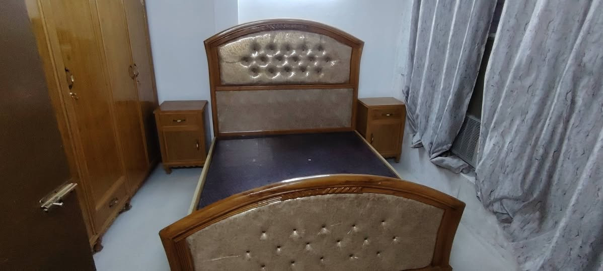 السلام عليكم غرفة صاج تفصال درجة أولى السعر مليون و٣٠٠ الف العنوان بغداد الطوبجي للتواصل ***********
