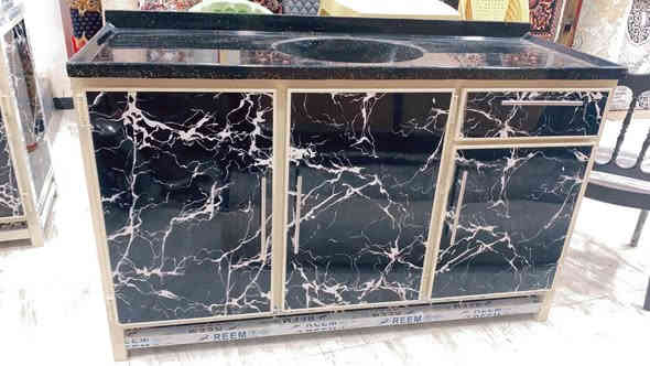 كاونترات مطبخ جاهزة بتصاميم أنيقة وجودة عالية 💎

مباشرة من المعرض إلى بيتك 🏡✨

📦 نقدم لك كاونتر مطبخ مكوّن من 3 قطع عملية:
✅ قاعدة أرضية بطول 3 متر
✅ خزائن علوية بطول 3 متر
✅ سنك (حوض جلي) بطول 1.5 متر 🧼

💥 متوفرة الآن للبيع المباشر – جاهزة للتسليم
وإذا تحب تصميم خاص؟ ✨ تكدر تطلب كاونتر بأي لون أو قياس يناسب ذوقك 👌🎨

💵 نظام الدفع: كاش أو أقساط  لحاملي بطاقة الرافدين – اختار اللي يناسبك 🤝

📍 الموقع: مجمع أبو سلطان التجاري – الأنبار / حديثة / شارع النافورة
📞 للاستفسار والحجز: أبو يوسف – ***********

📣 زورونا وخلي مطبخ أحلامك يصير حقيقة 👩‍🍳🛠️
