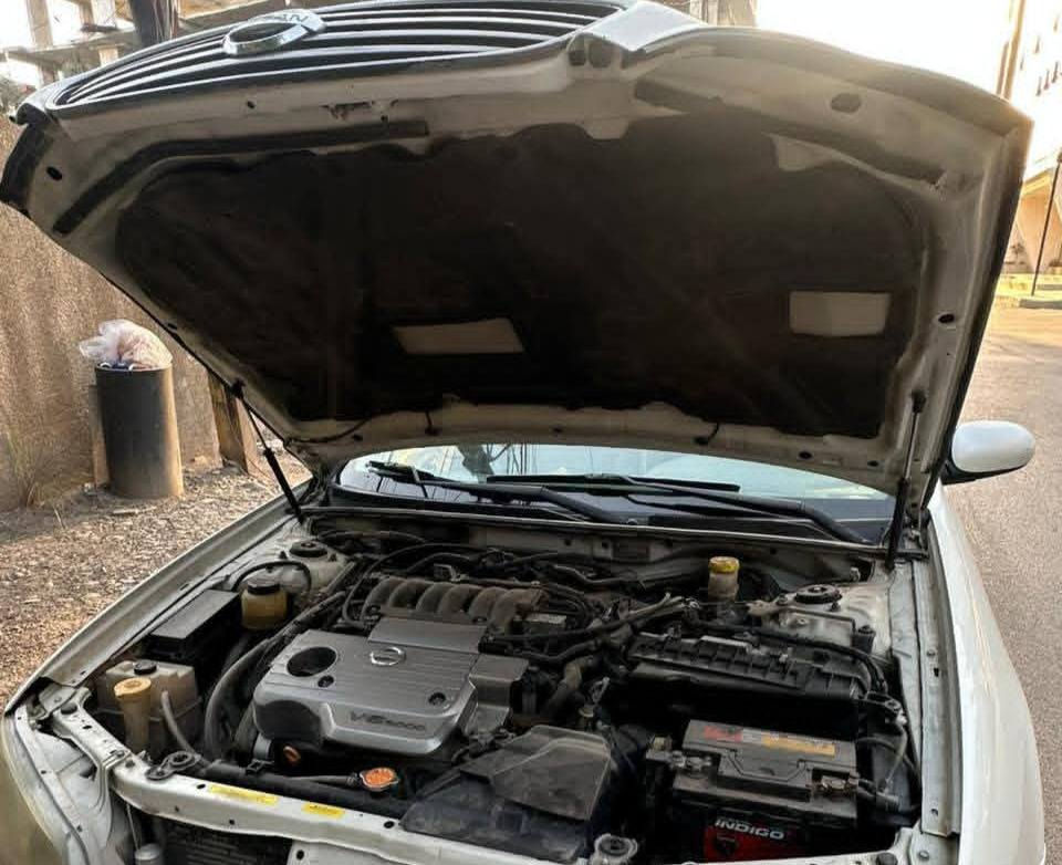 السلام عليكم 
مكسيما نيسان 2004 
محرك 3000 
6 سلندر 
تبريد ثلج +تدفئه
رقم بغداد
مكاني ديالى بأسمي 
محرك وكير مكفولات
صرفها خير من الله 
100كيلو تصرف 12 الى 12ونص لتر احساب 
شلعتها فول الفول 
السعر 65 بيها مجال 
ملاحضه:  السنوية ساقطة
*********** بي واتساب
