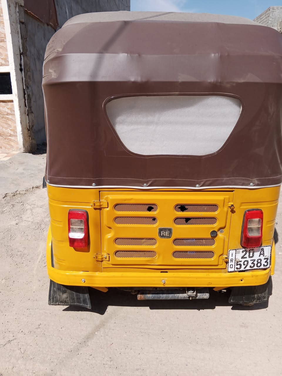 السلام عليكم ورحمة الله وبركاته توك توك للبيع موديل 19 نضيفه جدا محرك 20 السعر 6  الهاتف ***********
