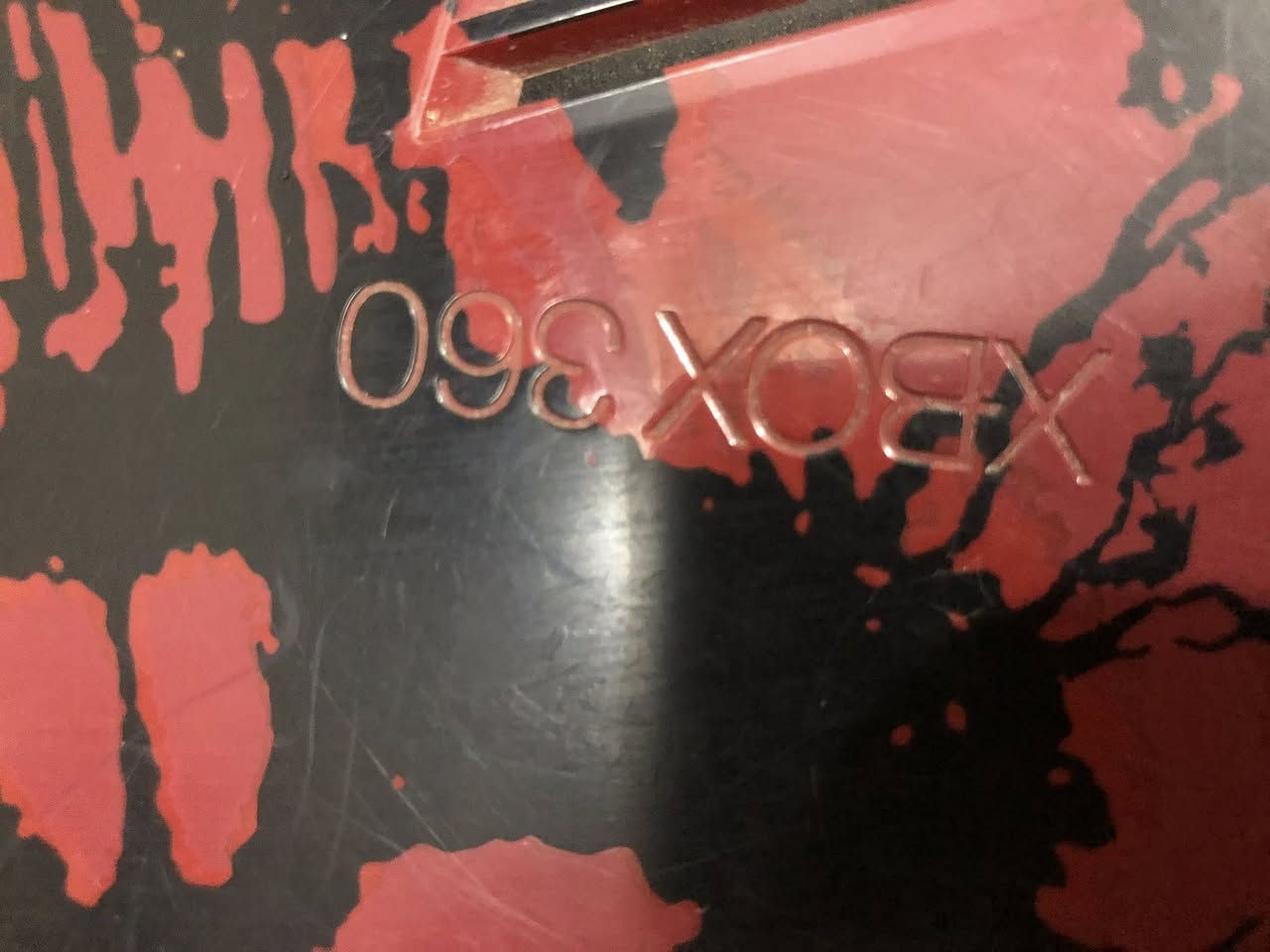 سلام عليكم اكس بوكس 360 للبيع مع كامل ملحقاته مهكر جهاز نضيف كلش جوده عاليه دقه مايعلك بل العاب التواصل والاستفسار ***********
