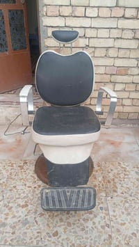 كرسي حلاقه كامل 100 الف السعر نضيف جدا ما بي اي عطل التواصل 0774818242...