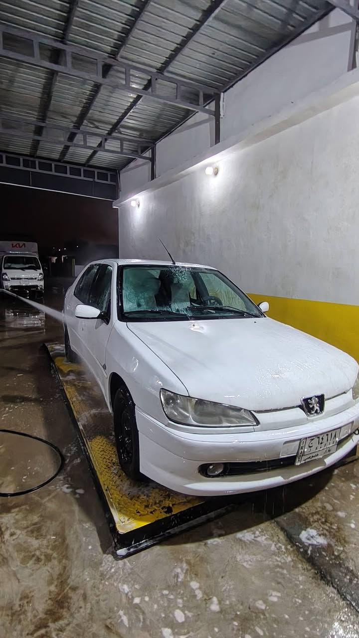 السلام عليكم 
بيجو 306 فرنسي موديل 2001
  رقم بغداد  مشروع وطني 
حرة الشرعي من اسديرة 
سنوية منتهية قبل شهرين
بيها صبغ جاملغات خلفية وقبق صندوگ. ورش بخشم البونيد
كير محرك كهربائيات تبريد تدفئة كلها شرط.. 
كل كهربائياتها بلادي و شغالة 
تواير نص عمر
نقصها.. يرادلها تعمير صدر .. 
السعر 40$ وبيها مجال
مكاني الشرقاط اسديرة وسطى
اتصال ***********
