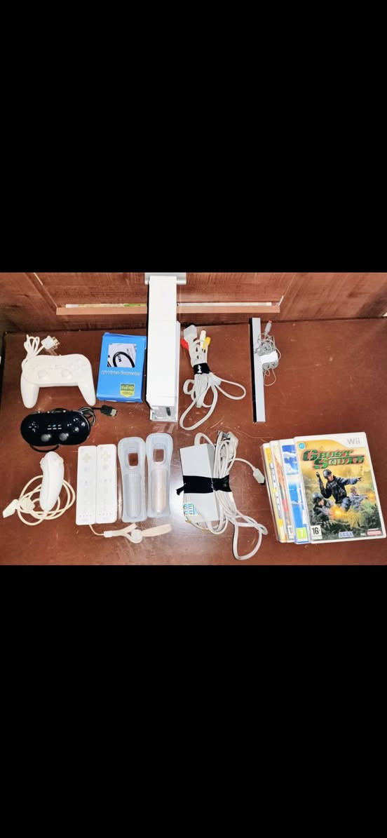 Nintendo wii its in perfect condition unopened 4 games 4 controllers hdmi cable support and everythjng with it is original
نينتندو Wii بحالة ممتازة جداً، نظيف ومشتغل بدون أي مشاكل.

* 4 ألعاب
* 4 سيطرات
* كيبل HDMI
* جميع الملحقات الأصلية
* كامل أغراضه موجودة

الجهاز بحالة الوكالة ومعتنى بيه.
الموجود توصيل داخل العراق.
للاستفسار راسلني خاص


**إذا كنت صاحب هذا الإعلان وتريد حذفه لأي سبب، رجاءا أرسل رسالة إلى الدعم الفني**