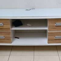 ميز شاشة • بلازما ٦٠بوصة • تركي