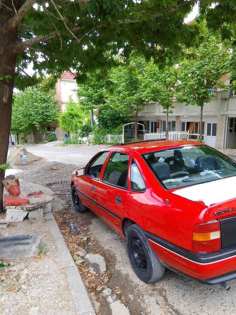 ڤیکترا مۆدیل 1991 مەکینە 20 گیر عادی سلایت 
سەنەوی اصلی بەشەرای تەحویل  واجیهە هەزەو و شتنی نویە 
عام سبوغ لۆ جوانی سماڕتو پۆلیشی مایە پیشو پشتی کەپس چەکوچی پیوە نیە 
گیڕ و مەکینە بەشەرتی وەستاو فیتەر دوکەڵو سەرفو بوخاری نیە 
سوکان پاوەر و ئەی بی ێس دوو جام کارەبا 
خایسی نیە قنجو قەپو قۆپی نیە 
دوو جام کارەبای داخلی زۆر جوانە و خاوینە 
تەقەو ڕەقەی نیە 
38 وەرەقەو تۆزێک مەجالی برایانە 
*********** 
Admine ♥️ أربيل, العراق
