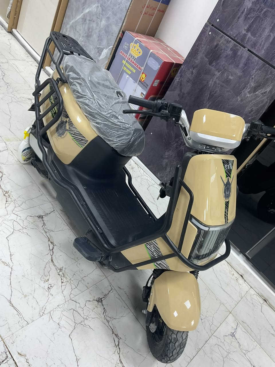 دراجة شحن ساو للبيع.  ٤ نمر 
دراجة جديدة ماشية ١٠ كيلو فقط 
مشحونة مرة وحدة 
السعر ٨٠٠   
حي الميلاد 
تواصل.  ***********
