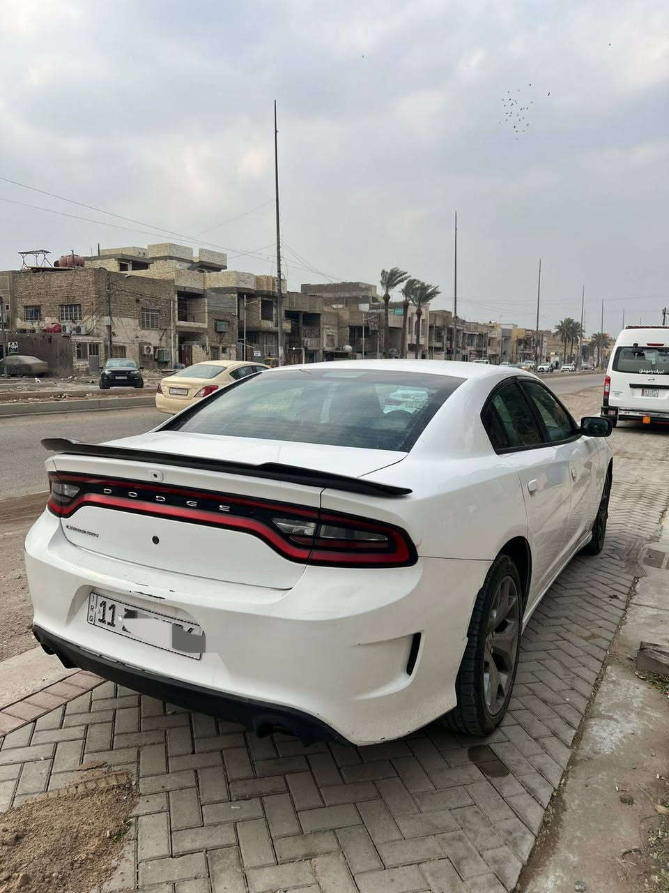 السلام عليكم جارجر وارد امريكي 2016 مكينة 6 سلندر 3600
ماشيه 77 الف دفع خلفي كير تعليك حادثها موضح بالصور رقم بغداد السعر ١٨٣ 
هاتف ***********
