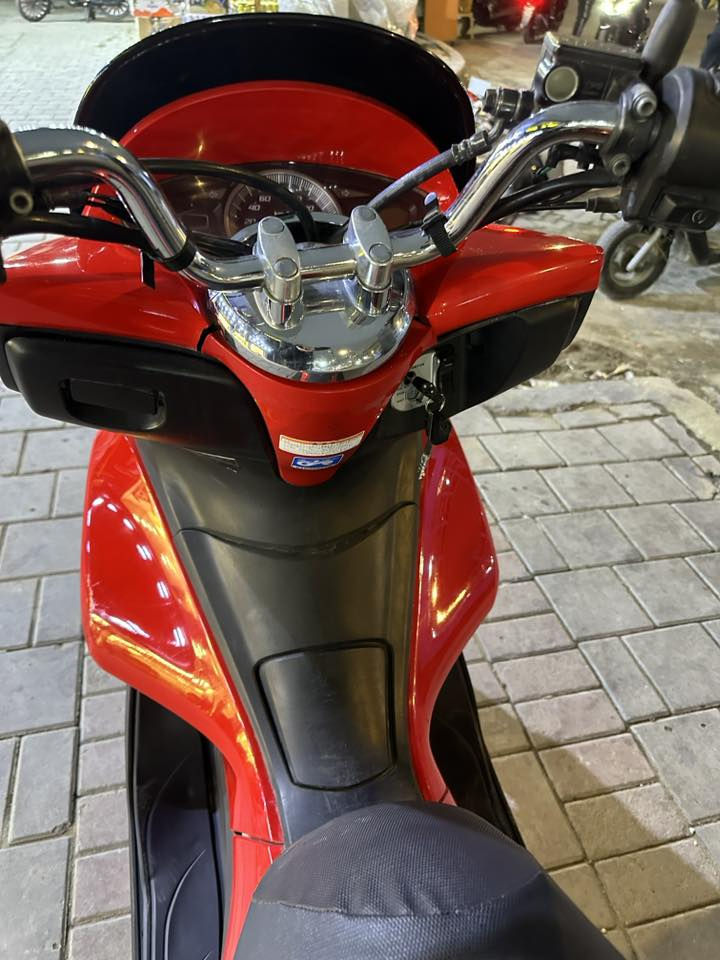 السلام عليكم دراجه bcxياباني جيل الاول
دراجه bcxياباني دراجه جديده كلها بلادي كفر مكينه بلادي دراجه شلعه ومعدل خير من الله دراجه محركها 150حساس زدحام ستان كهربائي كلها شغاله اي نقص مبيها دراجه فول الفول دبل سويجين 

شراي يتصل ‭٠٧٧٢ ٥٣١ ٣٧١١‬
