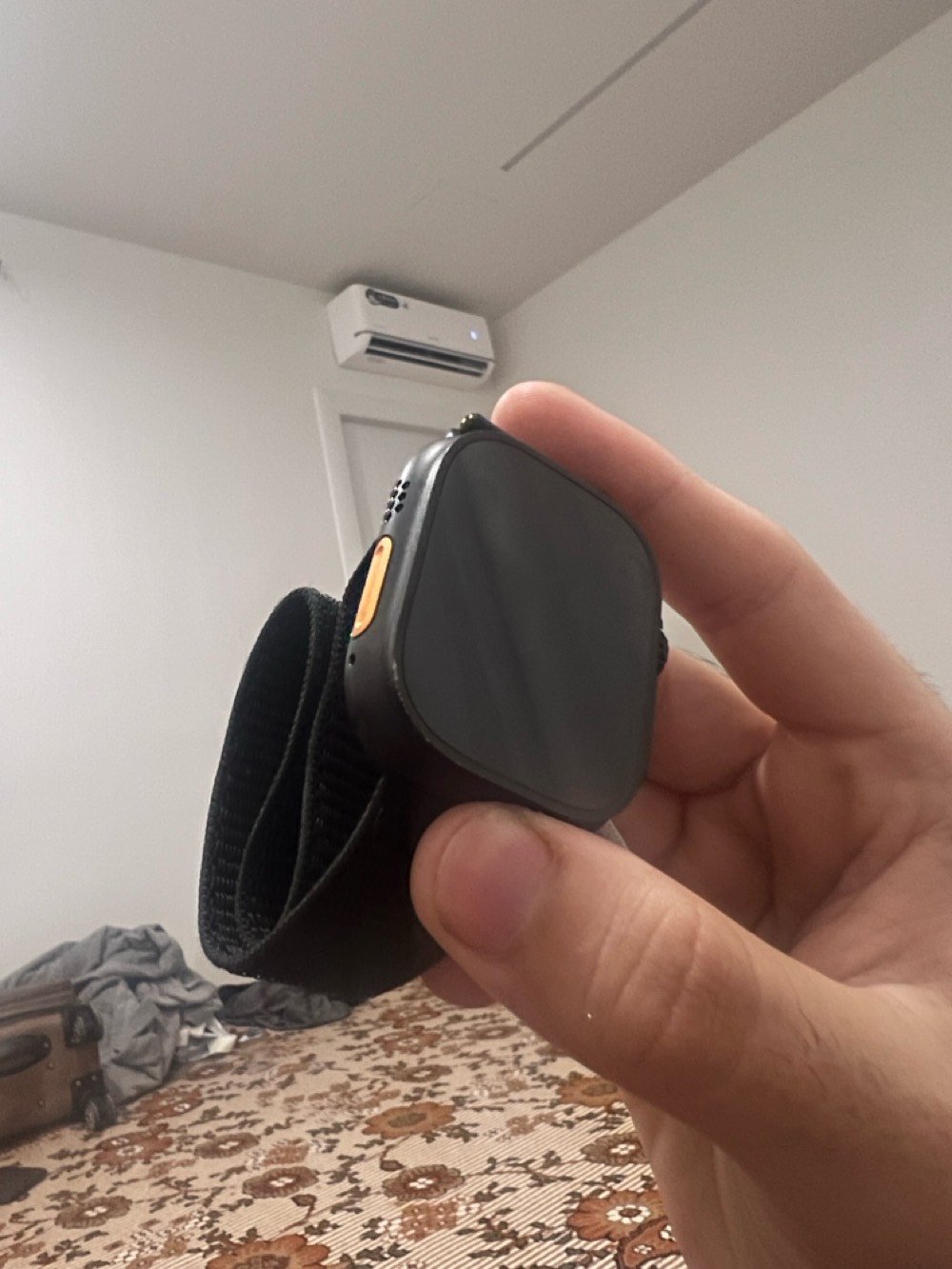 ساعة ابل الترا جیل 2 اسود 

کل ملحقات شریکة 

بس سیر سعر في شریکة 200$ 

بطریة100% کلش نضیفە بس شوخطاط بصیت  شوف صورة  نضافة 99%  

اکو کارتون کل شیء

سعر 550 الف قفل

توصیل اکو کل عراق .

***********
