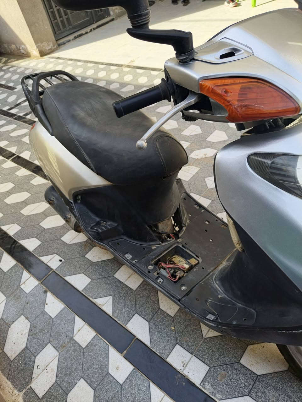 دراجه سبيسي شغاله كهربائياً شغاله مكينه مفتوحه مره وحده مكينه نضيفه خير من الله *********** رقمي ومكاني قضاء الحي السعر ٣٥٠وبيها مجال الخاص مفتوح
