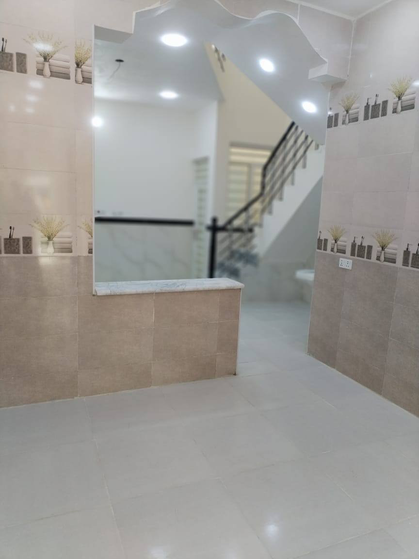 دا🏡ر(مشتملان) للــــــــــبےـعےـ  🖊،( قيد الانشاء ) 
المساحه 100 متر( 5×20)
«العنوان» الشيشان مقابل الصحفيين قرب سايدين الموضفين 
~"يتكون"~ الدار من 🌹طرمه🔑 استقبال 🔑ممر 🔑مطبخ🔑 صاله 🔑غرفه نوم 🔑🧲
للاستفسار الاتصال على ☎️ ***********☎️
