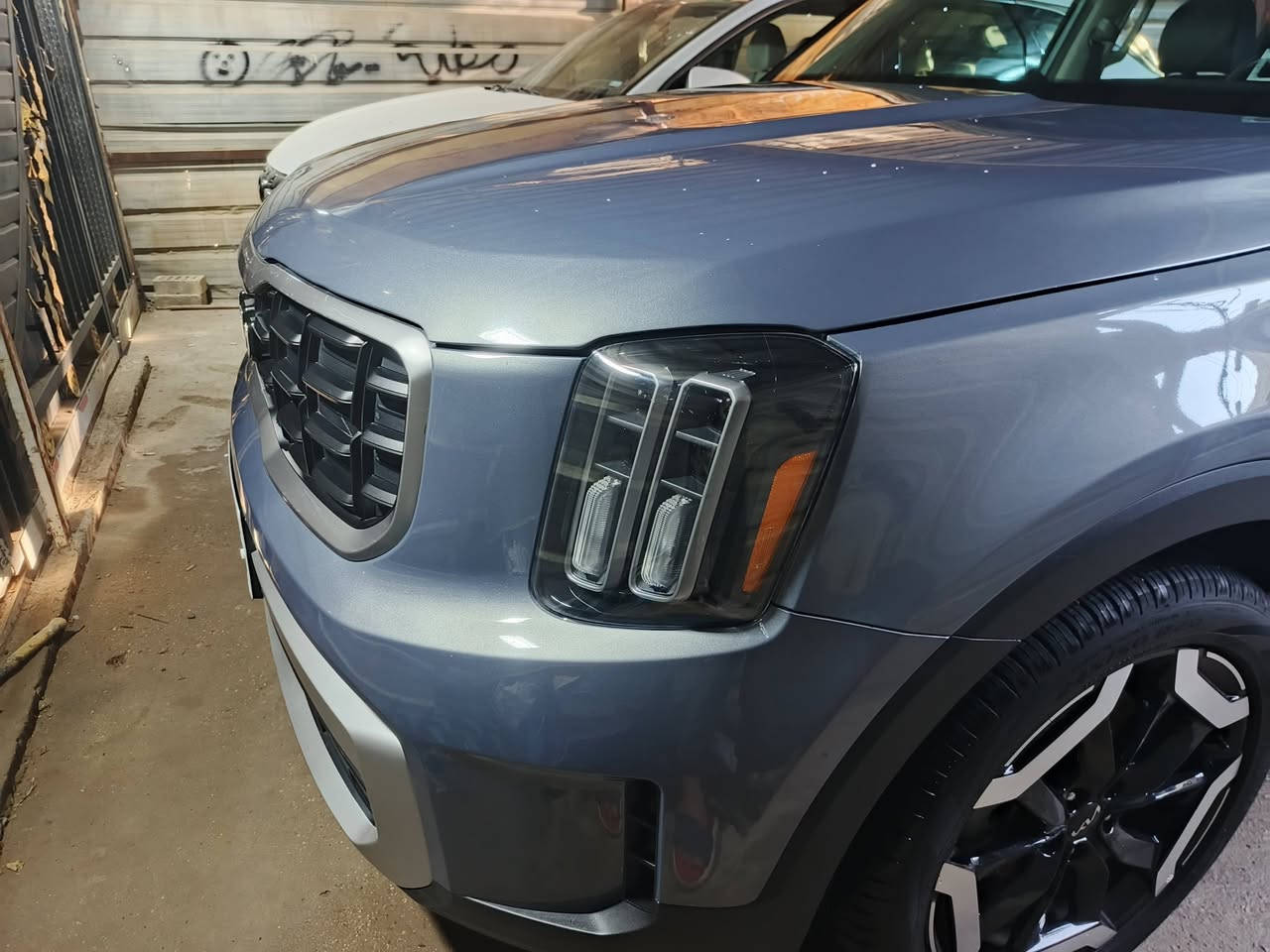 كيا توليرايد موديل 2025 مواصفات S لون بحري .. السياره مرقمه على قرار الشهداء باسمي اسويلك وكاله بنفس اليوم ... ماشيه 4000 جاهزه بدون اي نقص.
حادث امامي بسيط صبغ ربع البنيد وربع الدعايه بدون ايرباك .. وكل غراضها اجت وياها من أمريكا يعني لايت وبدنه ودعاميه كلهن اصليات ... مواصفات فتحه سقف بصمه تشغيل بصمه ابواب تشغيل عن بعد رادار امامي خلفي جانبي داخل جلد  VIP ...شاشه طويلة متصله وهواي مواصفات بعد.... صور الحادث وصور التصليح بالمنشور... لبيع مكان السياره بغداد البلديات *********** السعر 290 $$ وبيها مجال
